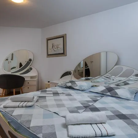 Hébergement de vacances Awesome In With Sauna Pula