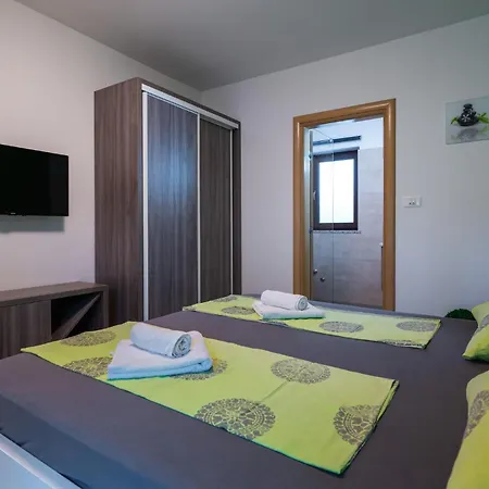 Awesome In With Sauna Pula