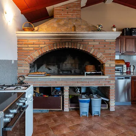 Hébergement de vacances Awesome In With Sauna Pula