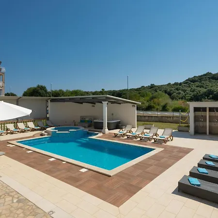 Hébergement de vacances Awesome In With Sauna Pula