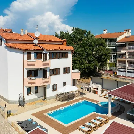 Awesome In With Sauna Hébergement de vacances