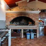 Vikendica Lovely In With Sauna Pula