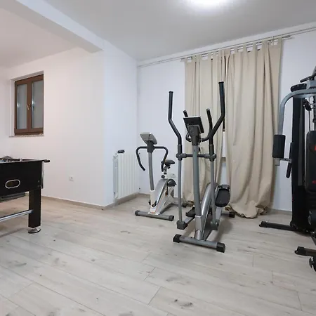 Awesome In With Sauna 펜션 풀라