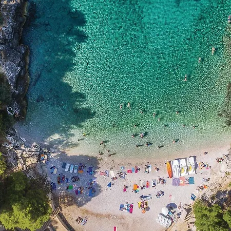 펜션 Awesome In With Sauna 풀라