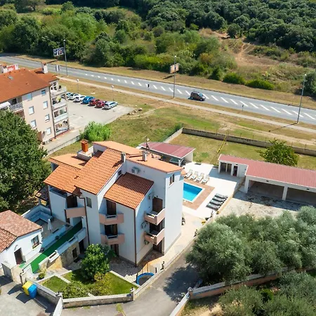 Awesome In With Sauna * Pula