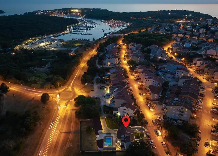 Awesome In With Sauna Vikendica Pula