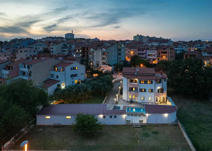 Awesome In With Sauna Pula